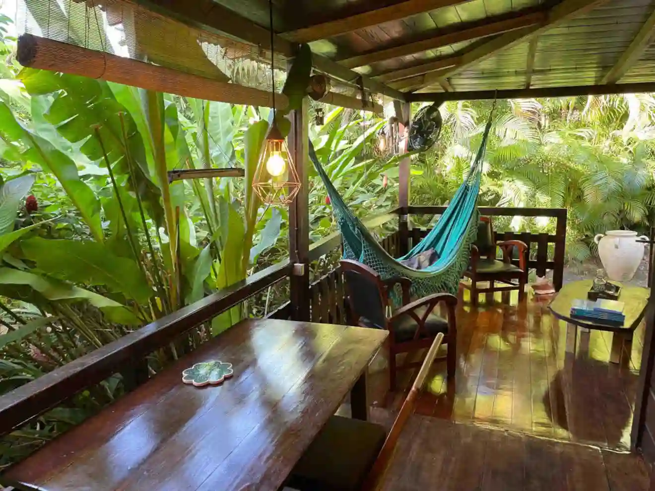 Immersed in lush greenery, where hummingbirds and geckos dance all day long.
