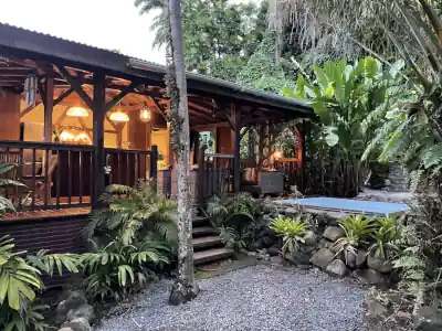 After a long day, you're in Flamboyant's kitchen preparing A well-deserved aperitif