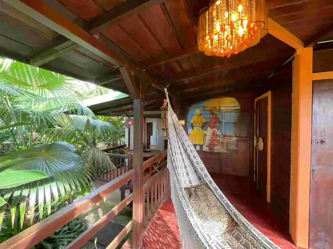 Atypical Creole lodge, a discovery of life in period Creole huts.